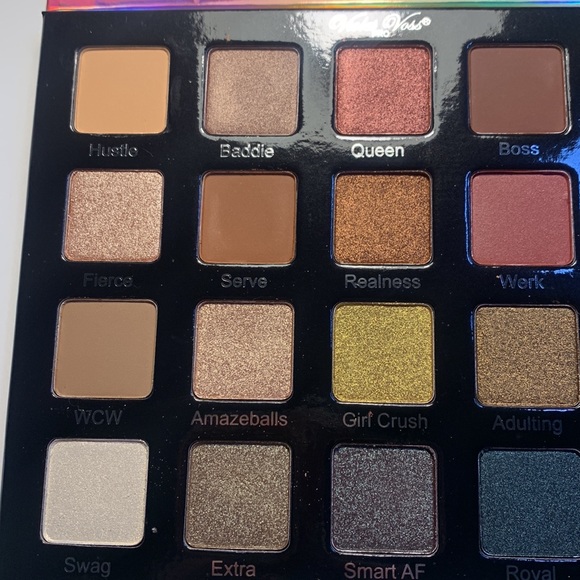 Violet Voss like a boss palette - Picture 2 of 4